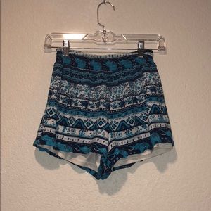 Floral, flowy Shorts
